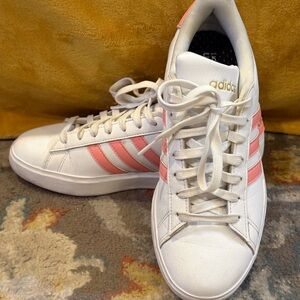 Adidas Women's Sneakers in White and Pink